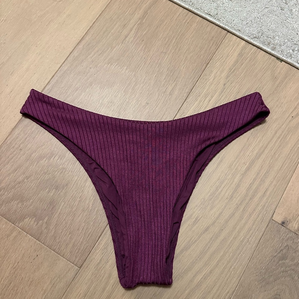 Monday Swimwear Byron Bikini Bottom size M